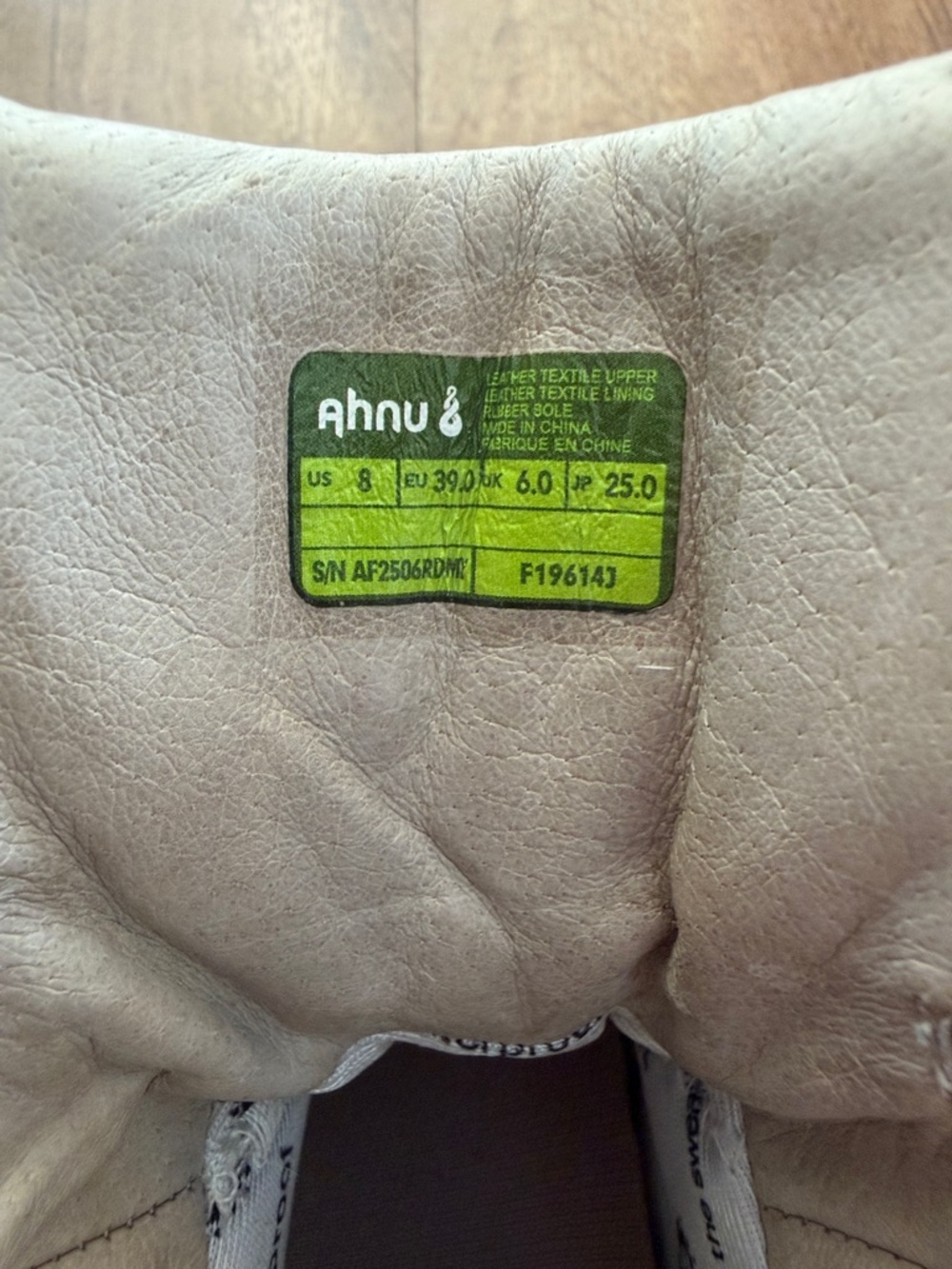 AHNU Montara Hiking Boots - Picture 5 of 7